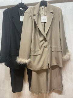 Tailleur piuma curvy